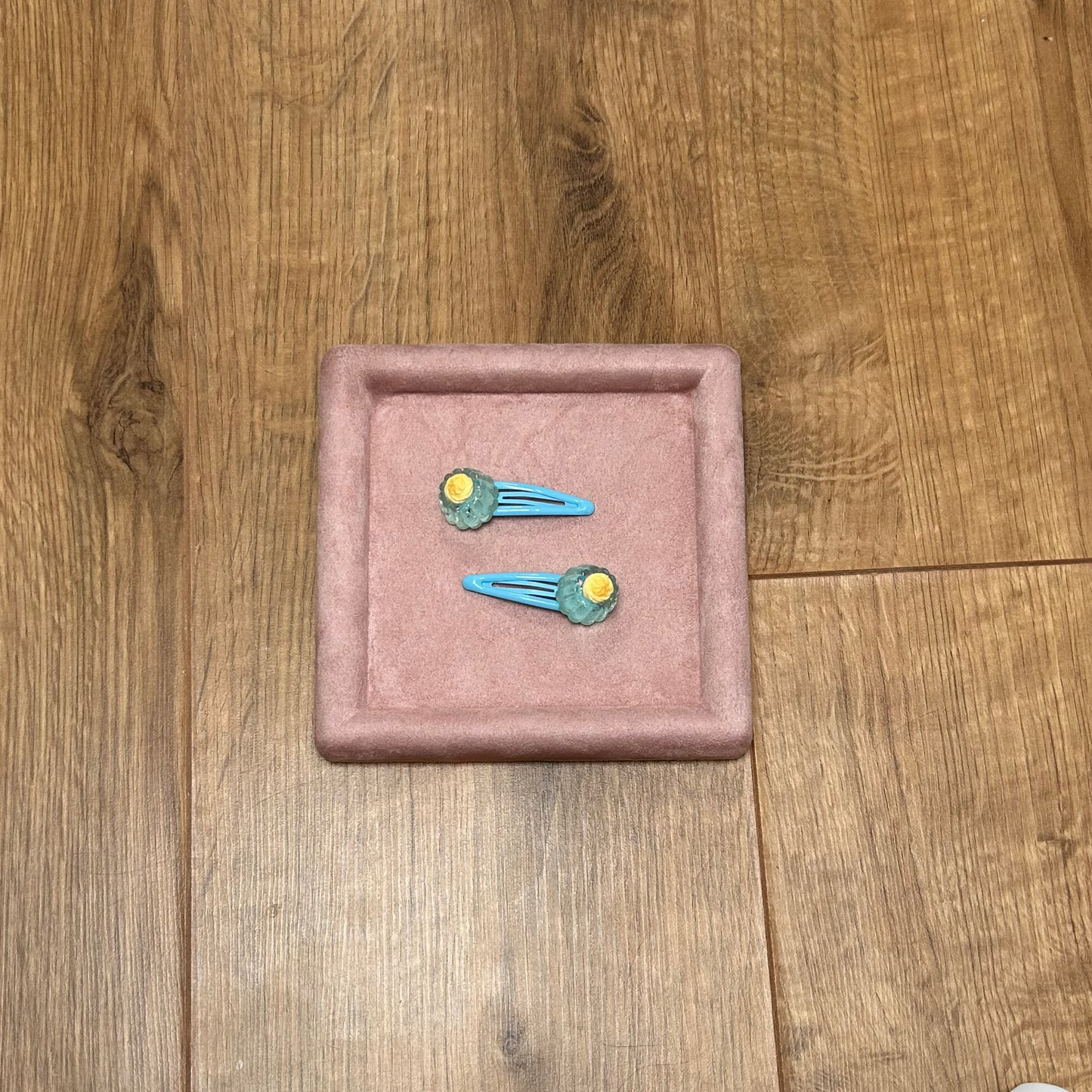 Raindrop jelly clips